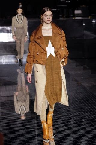 vogue burberry aw20